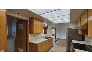 16055 SW Queen Victoria Pl, Portland, OR 97224 - Photo 10