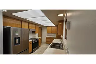 16055 SW Queen Victoria Pl, Portland, OR 97224 - Photo 8
