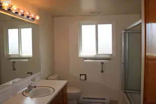 16055 SW Queen Victoria Pl, Portland, OR 97224 - Photo 20