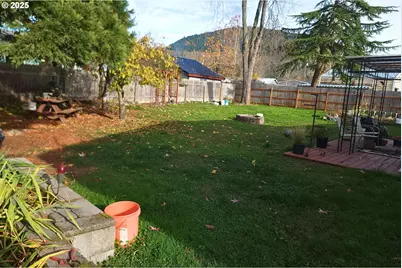 75 W Main St, Lowell, OR 97452 - Photo 16