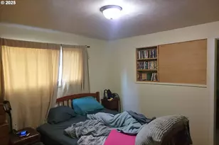 75 W Main St, Lowell, OR 97452 - Photo 8