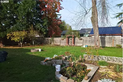 75 W Main St, Lowell, OR 97452 - Photo 14