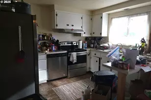 75 W Main St, Lowell, OR 97452 - Photo 4