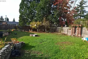 75 W Main St, Lowell, OR 97452 - Photo 10