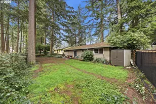 18630 SE Yamhill Cir, Portland, OR 97233 - Photo 16