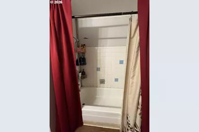 18630 SE Yamhill Cir, Portland, OR 97233 - Photo 10