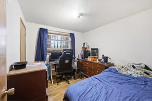 18630 SE Yamhill Cir, Portland, OR 97233 - Photo 14