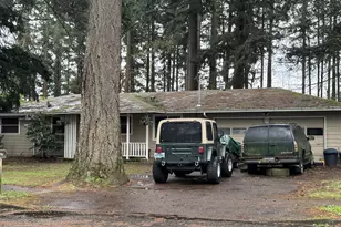 18630 SE Yamhill Cir, Portland, OR 97233 - Photo 2