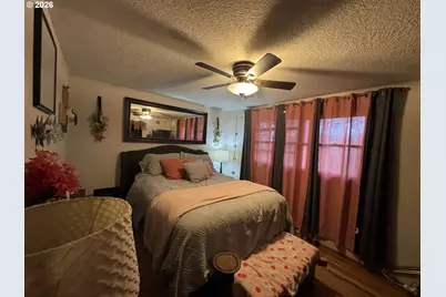 18630 SE Yamhill Cir, Portland, OR 97233 - Photo 14