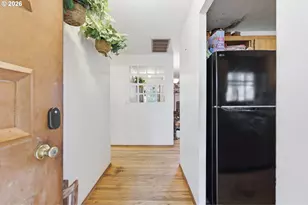 18630 SE Yamhill Cir, Portland, OR 97233 - Photo 4