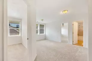 327 SW Main Ct, Warrenton, OR 97146 - Photo 16