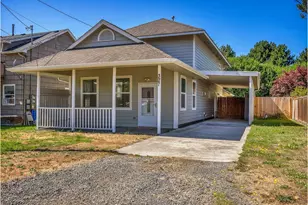 327 SW Main Ct, Warrenton, OR 97146 - Photo 2