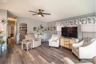 345 Littlebrook Ln, Roseburg, OR 97471 - Photo 12