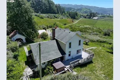 94665 N Bank Pistol River Rd, Gold Beach, OR 97444 - Photo 12