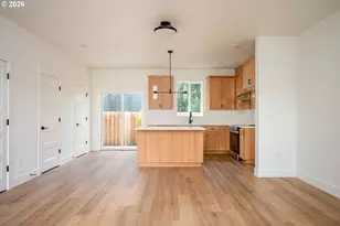 1126 NE 84th Ave, Portland, OR 97220 - Photo 6