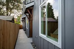 1126 NE 84th Ave, Portland, OR 97220 - Photo 4