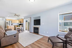 879 SW Junction Pl, Gresham, OR 97080 - Photo 6