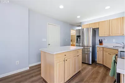 879 SW Junction Pl, Gresham, OR 97080 - Photo 10