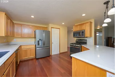 205 E Myrtlewood Ct, Newberg, OR 97132 - Photo 8