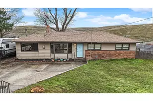 11 NE Nelson Dr, Pendleton, OR 97801 - Photo 1