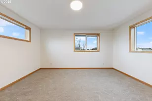 5272 Forest Ln, Eugene, OR 97402 - Photo 16