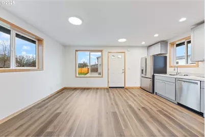 5272 Forest Ln, Eugene, OR 97402 - Photo 2