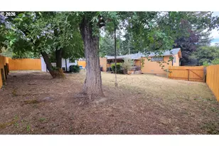 724 NE Laurance St, Myrtle Creek, OR 97457 - Photo 26