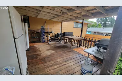 724 NE Laurance St, Myrtle Creek, OR 97457 - Photo 30