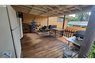 724 NE Laurance St, Myrtle Creek, OR 97457 - Photo 30