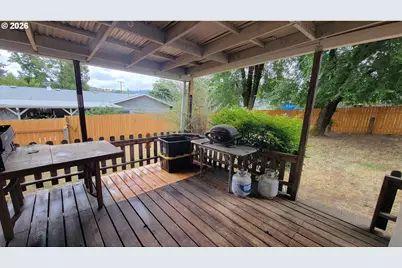 724 NE Laurance St, Myrtle Creek, OR 97457 - Photo 30