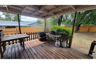 724 NE Laurance St, Myrtle Creek, OR 97457 - Photo 30