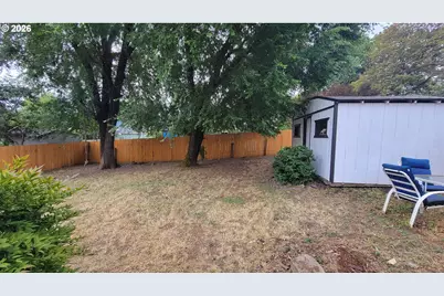 724 NE Laurance St, Myrtle Creek, OR 97457 - Photo 32