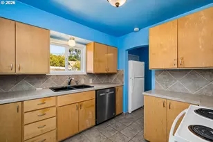 2760 E St, Springfield, OR 97477 - Photo 10