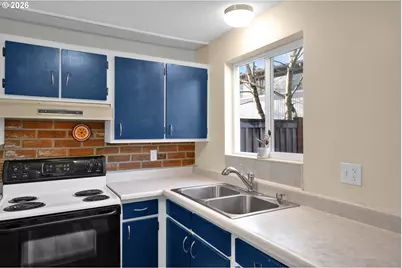 1935 W 17th Ave #B, Eugene, OR 97402 - Photo 10