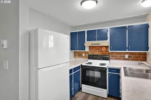 1935 W 17th Ave, Eugene, OR 97402 - Photo 8