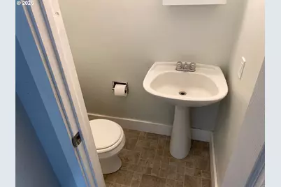 1935 W 17th Ave #B, Eugene, OR 97402 - Photo 6