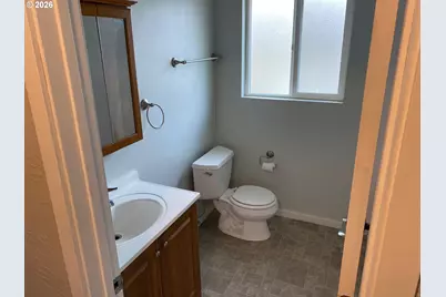 1935 W 17th Ave #B, Eugene, OR 97402 - Photo 8