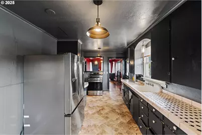 1066 S 8th St, Coos Bay, OR 97420 - Photo 18