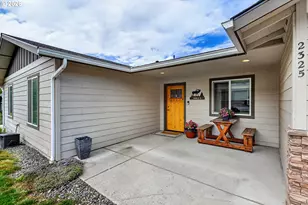 2325 E 16th St, The Dalles, OR 97058 - Photo 2