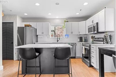 8655 N Crawford St, Portland, OR 97203 - Photo 4