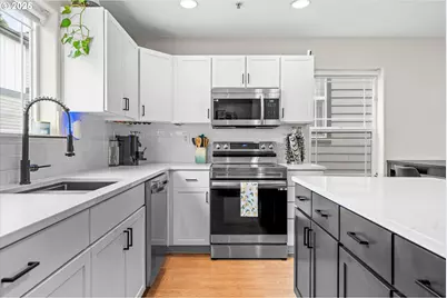 8655 N Crawford St, Portland, OR 97203 - Photo 4