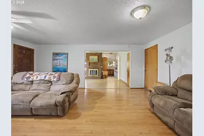 1620 NE 201st Ave, Fairview, OR 97024 - Photo 8