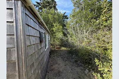 15 Geer Cir, Port Orford, OR 97465 - Photo 26