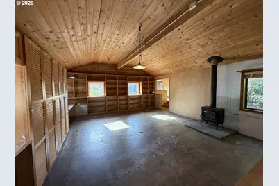 15 Geer Cir, Port Orford, OR 97465 - Photo 2