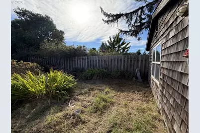 15 Geer Cir, Port Orford, OR 97465 - Photo 20