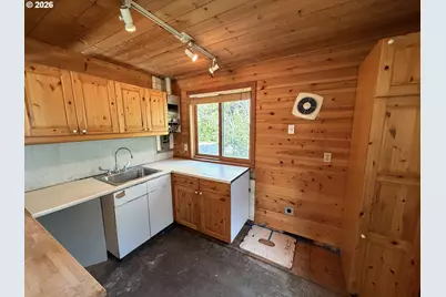 15 Geer Cir, Port Orford, OR 97465 - Photo 6