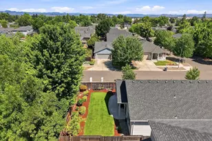 699 Kaitlin Ln, Medford, OR 97501 - Photo 42