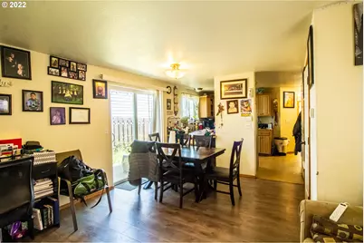 2719 SE 136th Pl, Portland, OR 97236 - Photo 8