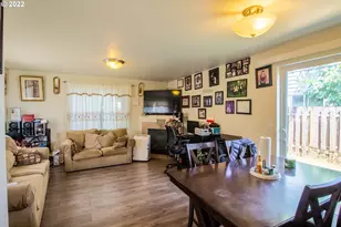 2719 SE 136th Pl, Portland, OR 97236 - Photo 10