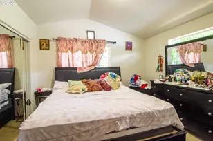 2719 SE 136th Pl, Portland, OR 97236 - Photo 16